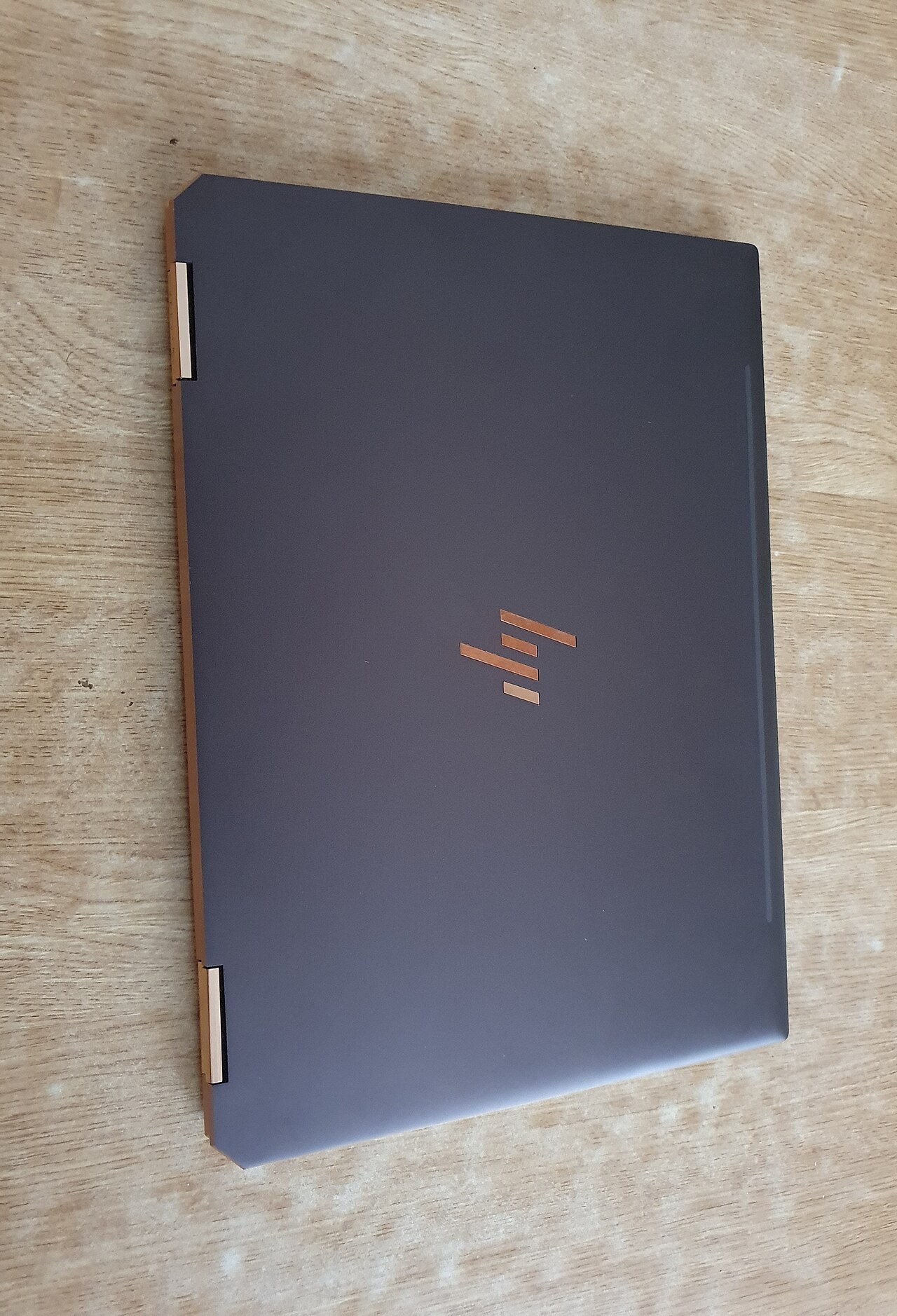 لپ‌تاپ اچ‌پی مدل Spectre x360 16 – تصویر 1